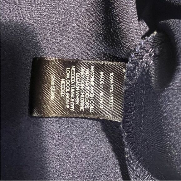 Express Bell Sleeve Blouse - Picture 4 of 5